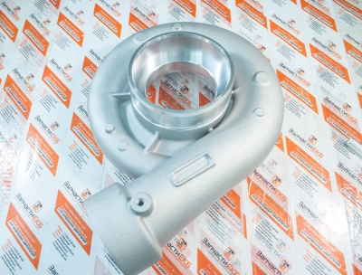 3523556 Корпус компрессора Cummins KTA19 HC5A